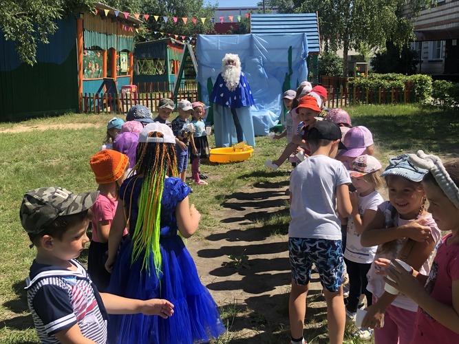 День Нептуна в детском саду: сценарий, костюмы